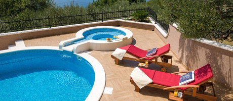 Elegant Villa with Luxury Facilities and Equipment in Omis Riviera