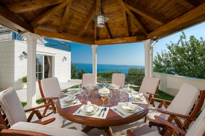Elegant Villa with Luxury Facilities and Equipment in Omis Riviera