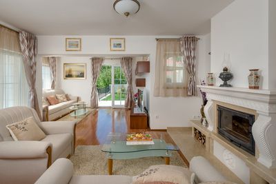 Elegant Villa with Luxury Facilities and Equipment in Omis Riviera