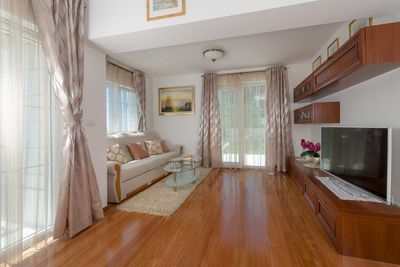 Elegant Villa with Luxury Facilities and Equipment in Omis Riviera