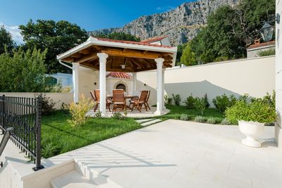 Elegant Villa with Luxury Facilities and Equipment in Omis Riviera