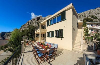 Astonishing Villa with Pool and Amazing Sea View in Omis 