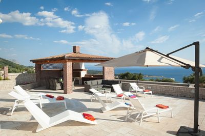 Splendid Makarska Villa with Heated Indoor and Outdoor pool and Traditional Dalmatian Tavern 