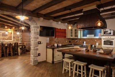 Splendid Makarska Villa with Heated Indoor and Outdoor pool and Traditional Dalmatian Tavern 