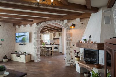 Splendid Makarska Villa with Heated Indoor and Outdoor pool and Traditional Dalmatian Tavern 