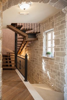 Splendid Makarska Villa with Heated Indoor and Outdoor pool and Traditional Dalmatian Tavern 