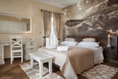 Splendid Makarska Villa with Heated Indoor and Outdoor pool and Traditional Dalmatian Tavern 