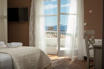 Splendid Makarska Villa with Heated Indoor and Outdoor pool and Traditional Dalmatian Tavern 