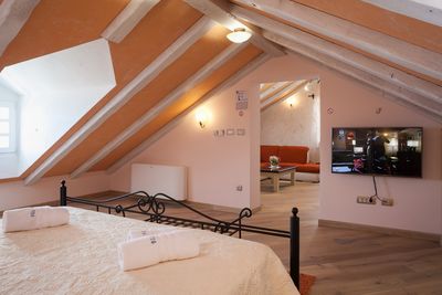 Splendid Makarska Villa with Heated Indoor and Outdoor pool and Traditional Dalmatian Tavern 