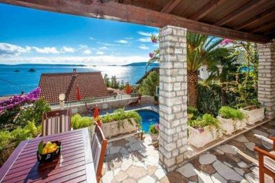 Croatian Seaside House with Pool near Trogir