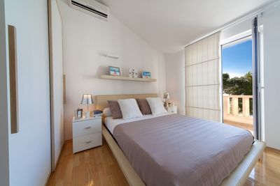 Large Luxury Beach Villa with Pool in Primosten