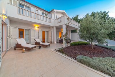 Large Luxury Beach Villa with Pool in Primosten