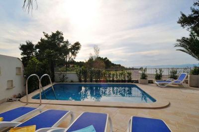 Splendid Beach Villa With Swimming Pool On island Brac, Mirca