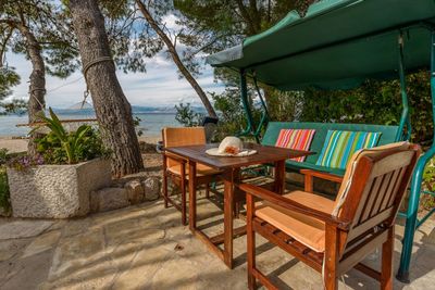 Splendid Beach Villa With Swimming Pool On island Brac, Mirca