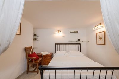 Splendid Beach Villa With Swimming Pool On island Brac, Mirca