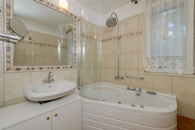 Splendid Beach Villa With Swimming Pool On island Brac, Mirca