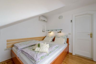 Splendid Beach Villa With Swimming Pool On island Brac, Mirca
