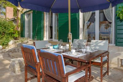 Splendid Beach Villa With Swimming Pool On island Brac, Mirca
