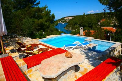 Charming 2 Bedroom Seafront House with Pool Island Brac