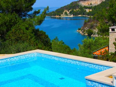 Charming 2 Bedroom Seafront House with Pool Island Brac