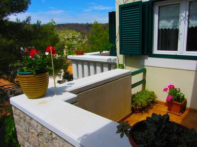 Charming 2 Bedroom Seafront House with Pool Island Brac