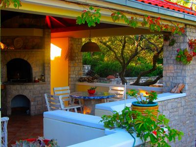 Charming 2 Bedroom Seafront House with Pool Island Brac