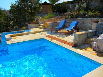 Charming 2 Bedroom Seafront House with Pool Island Brac