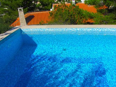 Charming 2 Bedroom Seafront House with Pool Island Brac