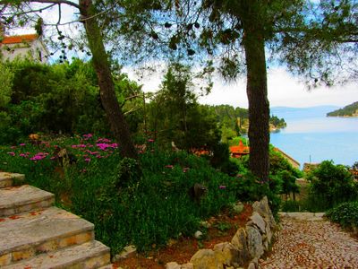 Charming 2 Bedroom Seafront House with Pool Island Brac