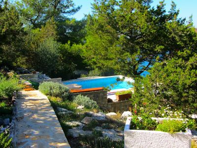 Charming 2 Bedroom Seafront House with Pool Island Brac