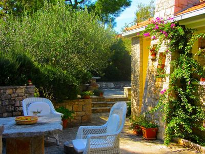 Charming 2 Bedroom Seafront House with Pool Island Brac