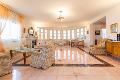 Large Deluxe Villa With Indoor Pool, Wellness & Garden