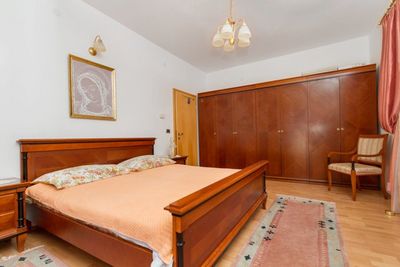 Large Deluxe Villa With Indoor Pool, Wellness & Garden