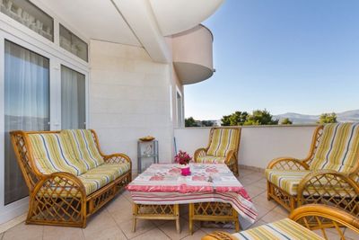 Large Deluxe Villa With Indoor Pool, Wellness & Garden
