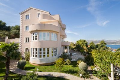 Large Deluxe Villa With Indoor Pool, Wellness & Garden
