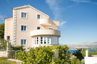 Large Deluxe Villa With Indoor Pool, Wellness & Garden