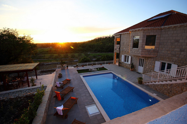 Stone House with Large Yard and Swimming Pool Konavle