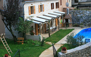 Charming Authentic House with Pool in Central Istria 