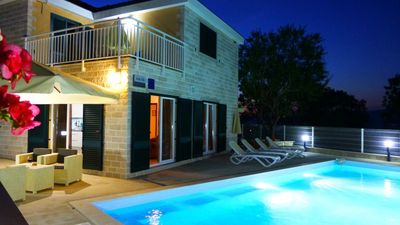 Modern Stone Villa  With Pool; island Brac Hinterland