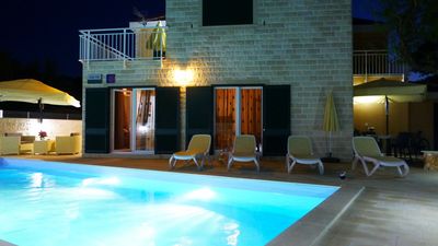Modern Stone Villa  With Pool; island Brac Hinterland