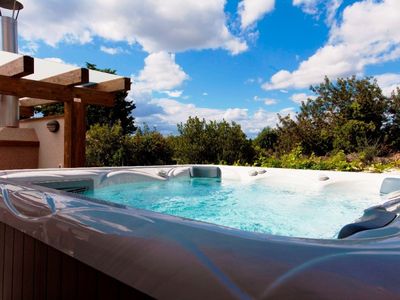 Luxury Villa with Pool, Outdoor Jacuzzi, and Sauna near Pula in Istria