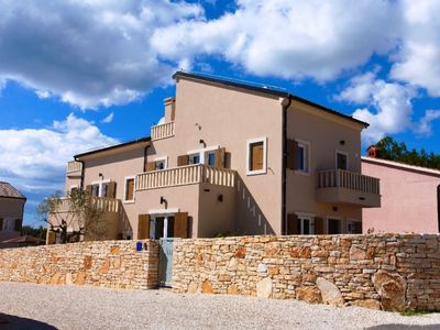 Luxury Villa with Pool, Outdoor Jacuzzi, and Sauna near Pula in Istria
