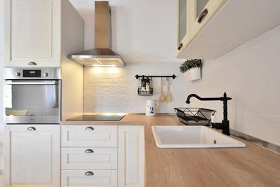 Adorable seafront stone house for 4 persons near Maslinica on the island of Solta