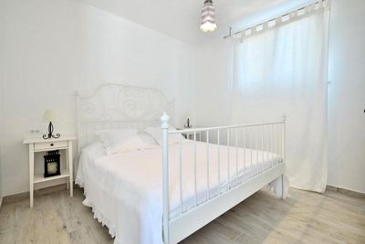 Adorable seafront stone house for 4 persons near Maslinica on the island of Solta