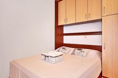 Adorable seafront stone house for 4 persons near Maslinica on the island of Solta