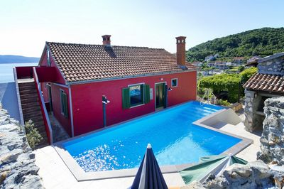 Spacious Seaside Holiday House with Pool, Outdoor Jacuzzi, Sauna, and Tavern, Riviera Zadar