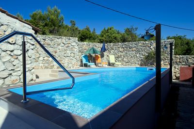 Spacious Seaside Holiday House with Pool, Outdoor Jacuzzi, Sauna, and Tavern, Riviera Zadar