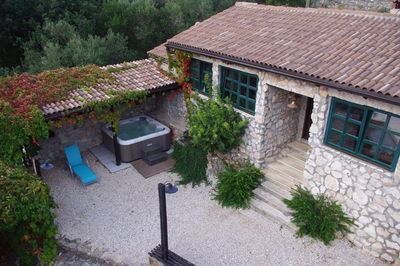 Spacious Seaside Holiday House with Pool, Outdoor Jacuzzi, Sauna, and Tavern, Riviera Zadar