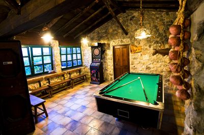 Spacious Seaside Holiday House with Pool, Outdoor Jacuzzi, Sauna, and Tavern, Riviera Zadar