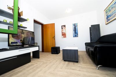 Spacious Seaside Holiday House with Pool, Outdoor Jacuzzi, Sauna, and Tavern, Riviera Zadar